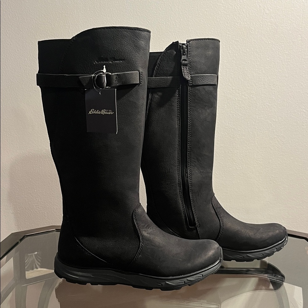New with Tag size 7.5 Eddie Bauer Lodge Boots Leather waterproof